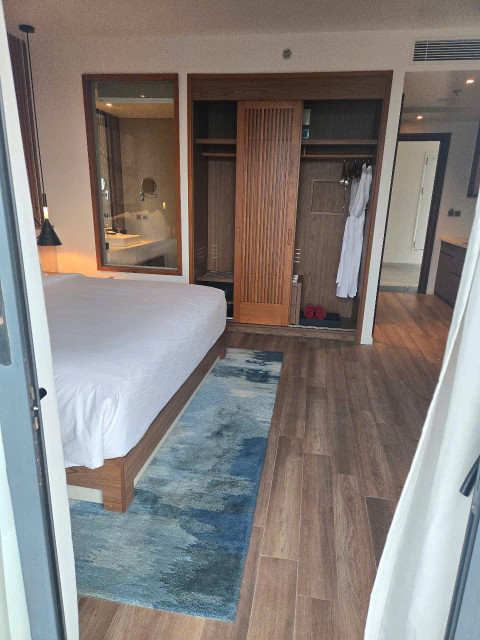 Bán căn hộ Movenpick Resort Phú Quốc, 3.5 tỷ, 43.9m2, 1PN, 1WC, chính chủ, hot