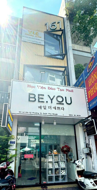 𝐂𝐡𝐨 𝐭𝐡𝐮𝐞̂ 𝐯𝐚̆𝐧 𝐩𝐡𝐨̀𝐧𝐠, 𝐬𝐭𝐮𝐝𝐢𝐨 - 𝐧𝐡𝐚̀ 𝐦𝐚̣̆𝐭 𝐭𝐢𝐞̂̀𝐧 𝐋𝐞̂ 𝐕𝐚̆𝐧 𝐒𝐲̃ 𝐏𝐡𝐮́ 𝐍𝐡𝐮𝐚̣̂𝐧
