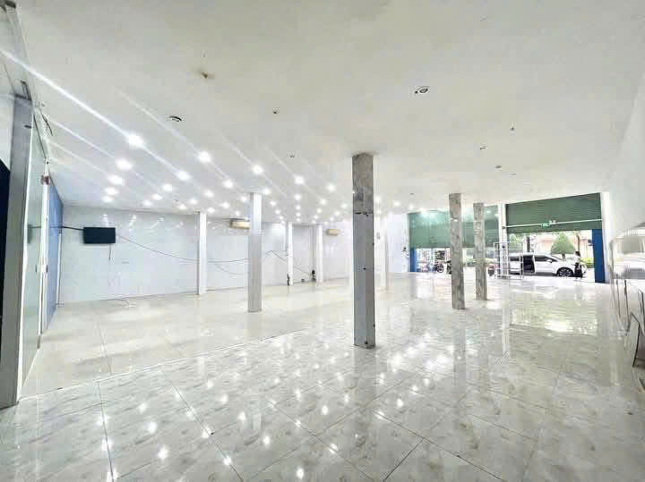 Cho Thuê Mặt Bằng Kinh Doanh Tại Đường Yersin – Thủ Dầu Một, Bình Dương
Diện tích sử dụng: 1.100m². 60 triệu / tháng