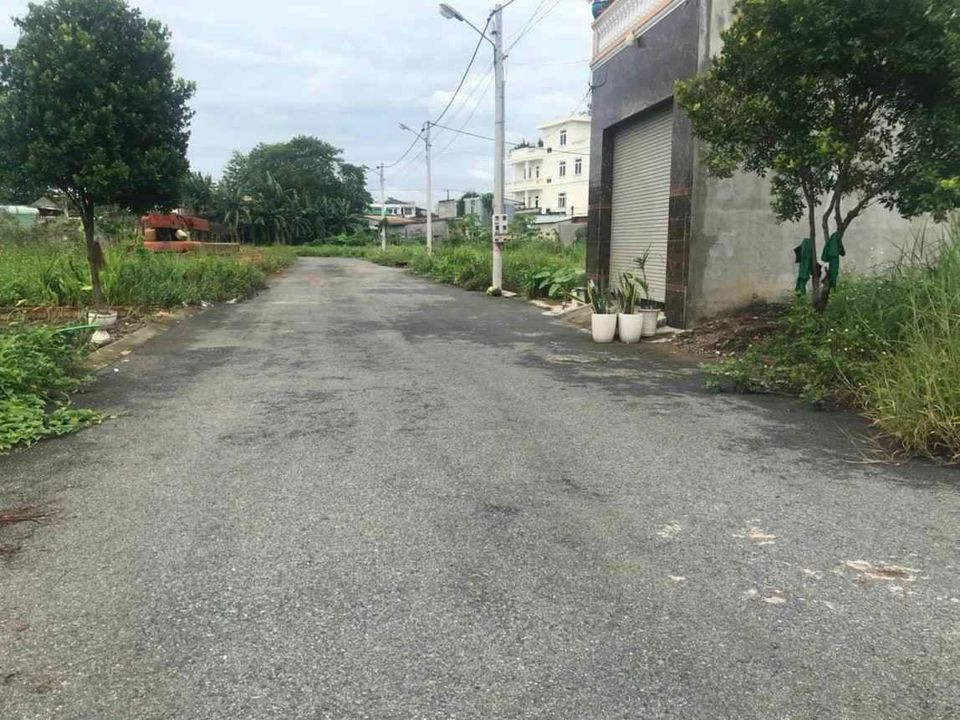 8 LÔ (40X46=1840M2) SHR, NGAY THỊ TRẤN, WIEU SÔNG SÀI GÒN GIÁ 580TR