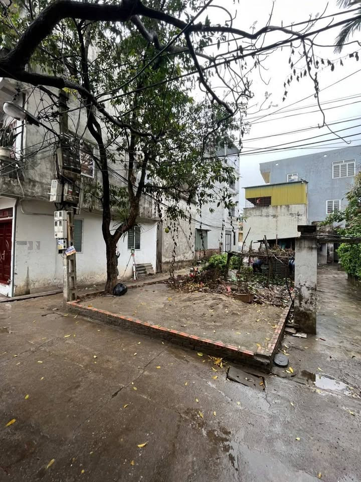 THANH TRÌ MẢNH ĐẤT ĐẸP ĐẦU TƯ sở hữu ngay lô góc 45m² Vạn 3 
 • Mặt tiền 5m, cực hiếm
 • Tiềm năng sinh lời cao, vị trí đẹp.
Chỉ dành cho khách thật sự thiện chí!
gặp chính chủ thương lượng giá.