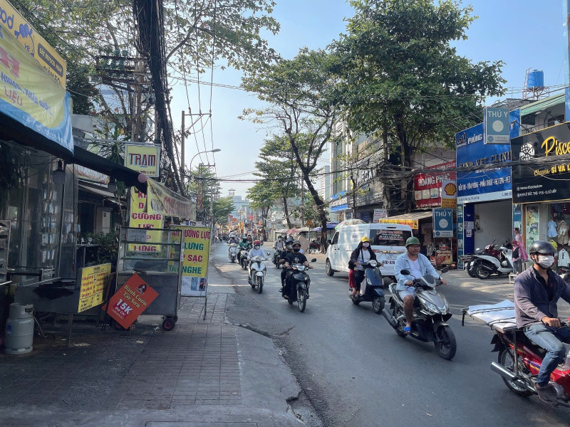Bán nhà Cấp 4, Mặt tiền Lê Đức Thọ - gần Nguyễn Oanh, DT: 11x70m, Tiện xây, 75 tỷ.