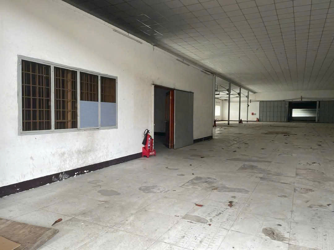 Cho thuê kho xưởng dĩ an bình dương. Dt 5000m2 (khuôn viên chung rộng rãi 👉Văn phòng 60m2 trong kho.