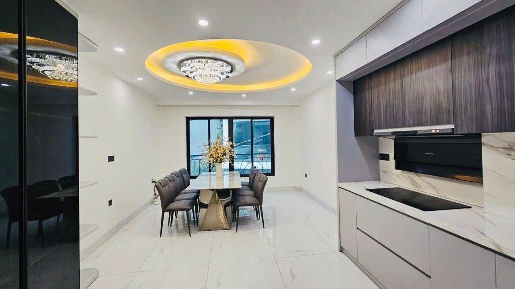 BÁN NHÀ BỒ ĐỀ LONG BIÊN DT 78M2 Ô TÔ 7 CHỖ THANG MÁY FULL NỘI THẤT XỊN SÒ