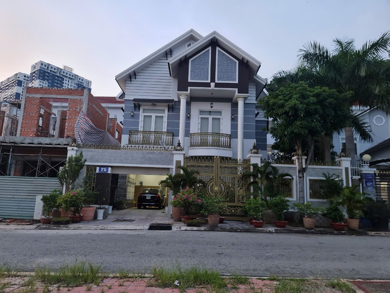 Bán Biệt Thự 2 Lầu trong KDC Chánh Nghĩa, Thủ Dầu Một. Ngay sát bên chung cư Sky View