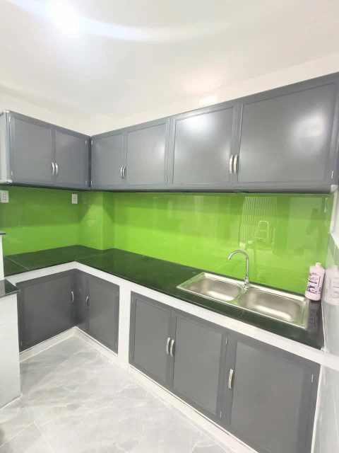 Bán nhà mới xây xịn xò - Nhà 1 trệt 1 lầu 2pn 2wc,  NGAY NGÃ TƯ THUE ĐỨC