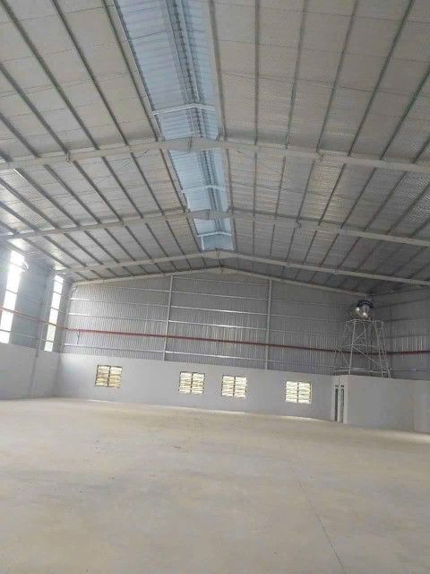 Cho thuê xưởng Tân Định Bến Cát.Diện Tích : 1800 m2.Xưởng xây chống nhiệt, pccc nội bộ.Trạm Điện : 400 KVA.Giá Cho Thuê. : 65tr/ tháng