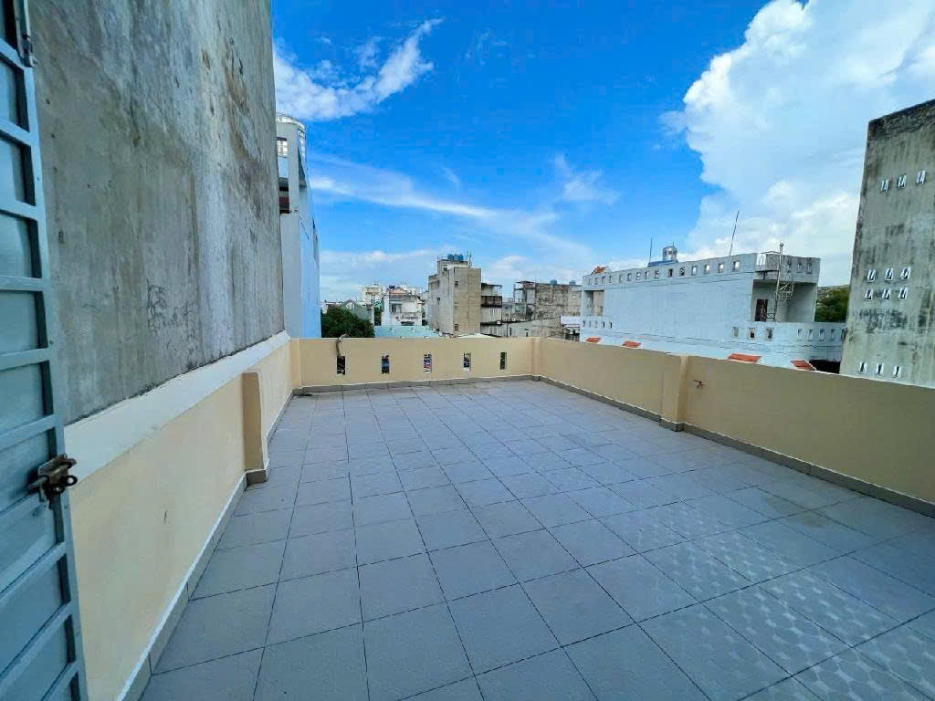 HÀNG THƠM - NHÀ 3 TẦNG - MẶT TIỀN ĐƯỜNG NHỰA KHU PHÂN LÔ - NGANG 5M - SÁT BÊN KHU TÊN LỬA - GIAO THÔNG CỰC THUẬN TIỆN - CHỈ NHỈNH 65TR/M2💪💪Đường 4 Tân tạo Bình Tân 

Đang để trống 
Mặt tiền đường nhựa 7m giao thông
tiện