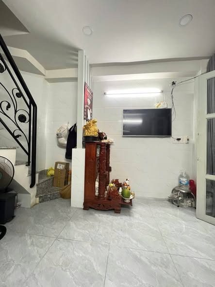 NHÀ MỚI 3 TÂNG - CÁCH 1 CĂN RA MẶT TIỀN HẺM Ô TÔ CHỈ 2,1 TỶ