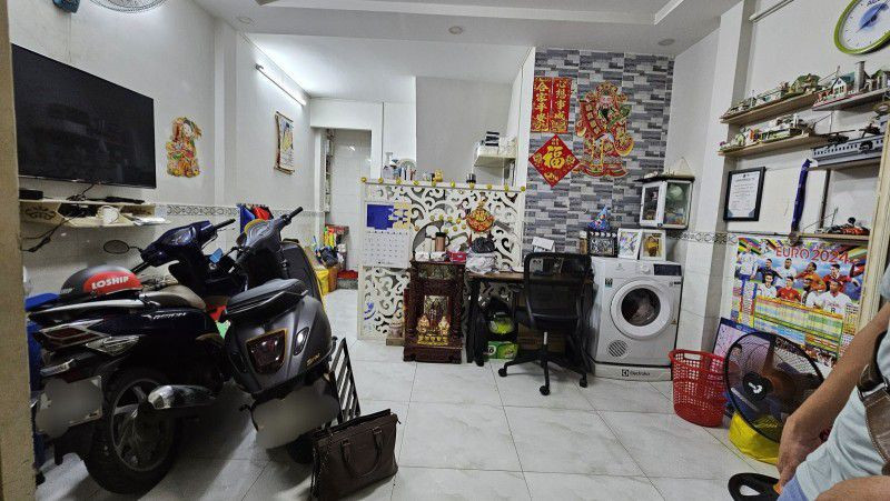 VỊ TRÍ ĐẸP - NHỈNH 2 TỶ HIẾM NHÀ BÁN QUẬN 11 - NHÀ ĐẸP VÀO Ở NGAY - CÁCH VÀI BƯỚC CHÂN RA HẺM Ô TÔ QUAY ĐẦU - GIÁ 2.85 TỶ