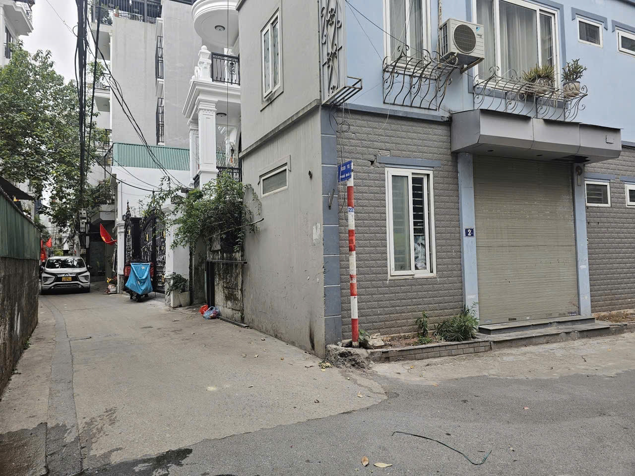 CC BÁN NHÀ BỒ ĐỀ – Ô TÔ VÀO NHÀ – FULL NỘI THẤT – GẦN HỒNG TIẾN
Bồ Đề 63m², MT 3.5m, 5T, giá 15 tỷ – Long Biên