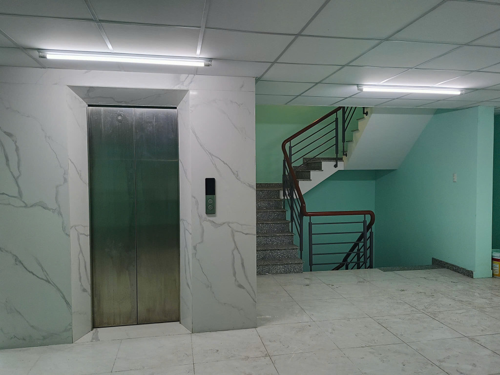 Bán nhà Mặt tiền Hẻm 10m Trần Hưng Đạo - Cầu Kho -Q1, 7.7/12.8x24m, 7 tầng, 65 tỷ.