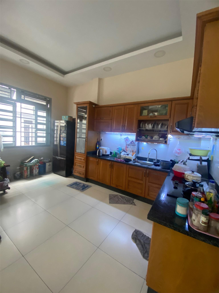 **Bán đất đường Lạc Long Quân, phường 8, quận Tân Bình; 4*14 - vuông vức