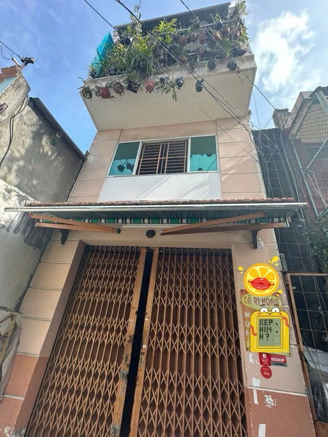 Giá mềm nhất quận Tân bình: 6.65 tỷ - Lạc Long Quân - VỊ TRÍ CỰC ĐẸP - CÁCH 1 CĂN HẺM XE HƠI - NHÀ 3 TẦNG 4PN- LH: 077 478 5818 chuyên BDS Sài Gòn
