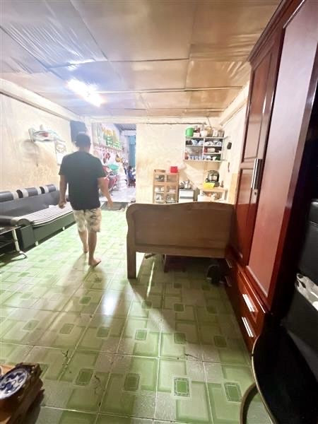 CHÍNH CHỦ BÁN CĂN MẶT TIỀN ĐOÀN VĂN BƠ- ĐANG KINH DOANH- GIAO THƯƠNG RA XÓM CHIẾU VÀ NGUYỄN TẤT THÀNH.