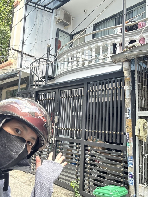 KHÁCH BÁN CỬA HÀNG DỊCH VỤ NỘI THẤT ĐẸP- Đ.ĐOÀN VĂN BƠ- CÁCH PHỐ ĐI BỘ NGUYỄN HUỆ 1 KM.