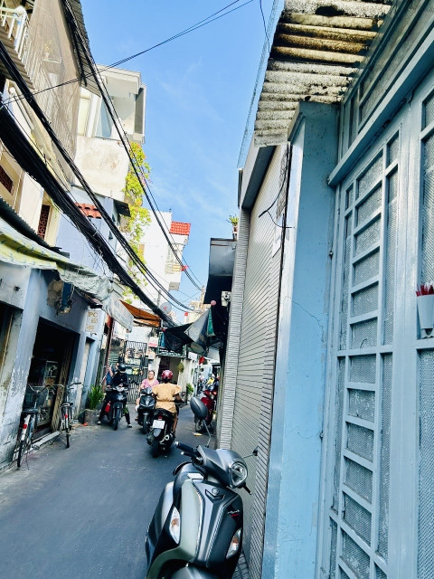NGAY TRUNG TÂM QUẬN 4 - MẶT TIỀN ĐOÀN VĂN BƠ--THUẬN TIỆN KINH DOANH ĐA NGÀNH NGHỀ.