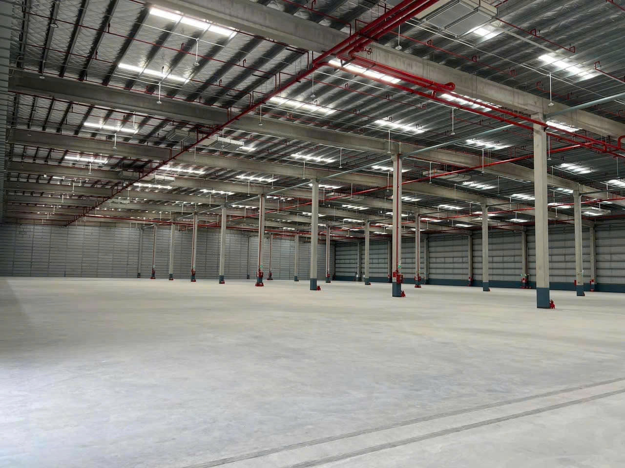 Chuyển nhượng nhà xưởng 13.000m2 trong KCN Bến Lức, Long An. LH 0798530267