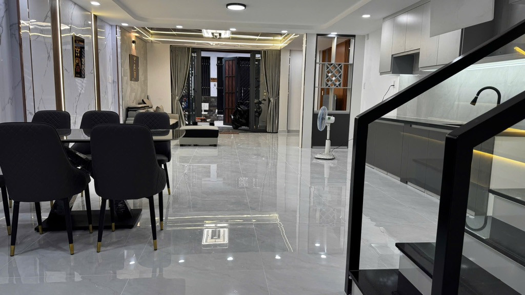 NHÀ 2 TẦNG MỚI ĐẸP – GẦN 100M² – XE HƠI TỚI NHÀ – FULL NỘI THẤT – TÂN THỚI NHẤT, Q12 - 5.99 Tỉ