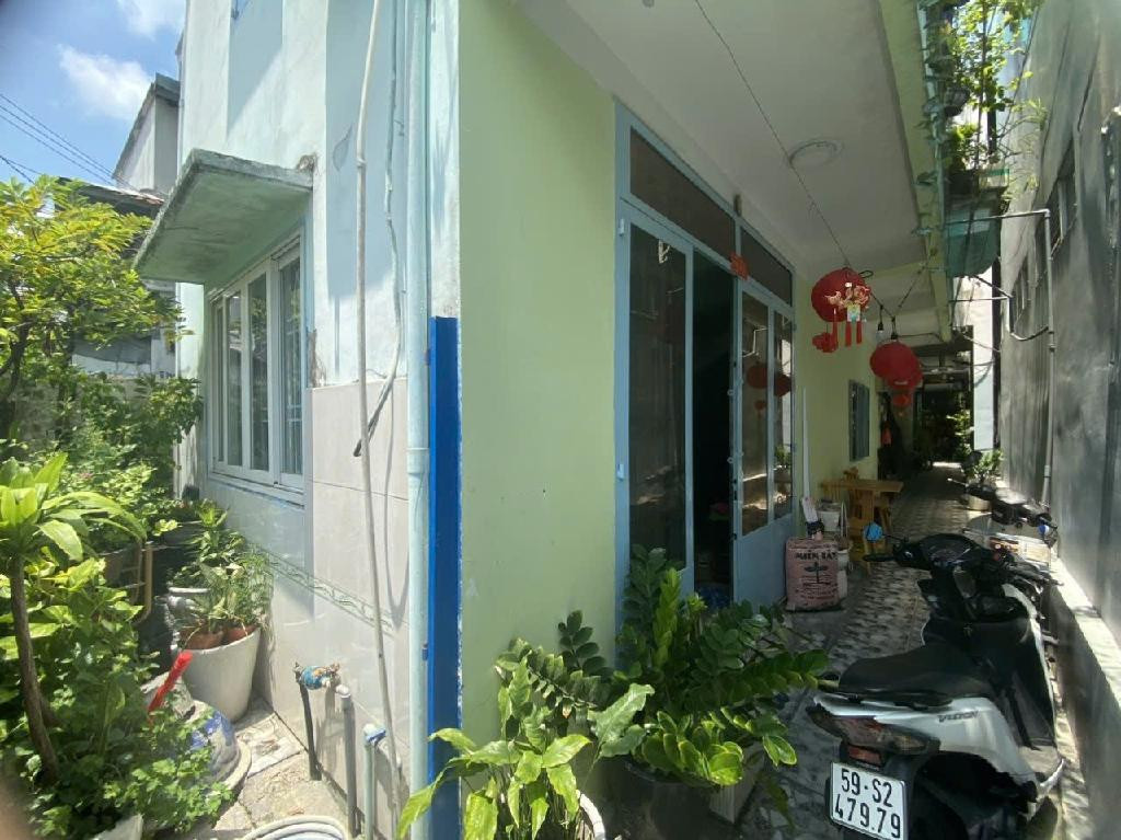 Nhà để xây CHDV, XÂY DỰNG TỰ DO, VÀI BƯỚC RA MẶT TIỀN NGUYỄN THỊ THẬP. 137M2, 2TẦNG, 11.5TỶ
