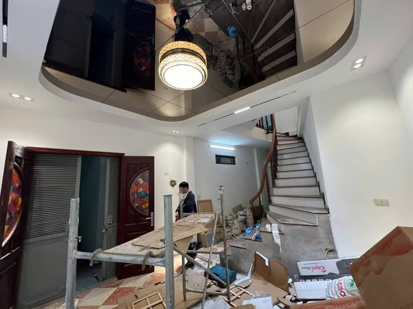 Bán nhà đẹp mặt ngõ kinh doanh phố La Thành 35m2 6tầng mặt tiền 9m 7.1 tỷ Ba Đình