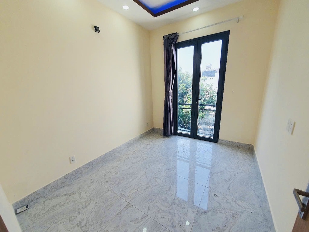 CHÍNH CHỦ BÁN NHÀ - XE HƠI NGANG NHÀ- KHU ẨM THỰC VĨNH KHÁNH -KHU VÍP THUỘC VỀ ĂN UỐNG- KINH DOANH ĐA NGÀNH NGHÈ.