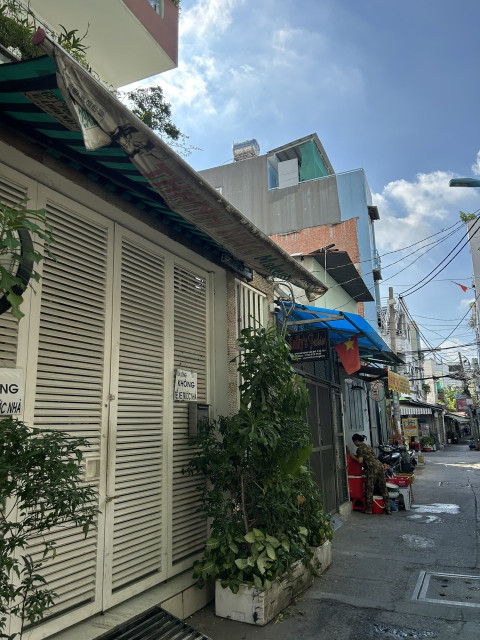 CHỦ THIỆN CHÍ BÁN NHÀ ĐƯỜNG ĐOÀN VĂN BƠ- XE HƠI TỚI NHÀ- KHU TIỆN ÍCH GÀN CHỢ, TRƯỜNG HỌC KHÁNH HỘI-  CÁCH QUẬN 7 CHỈ 2 PHÚT.