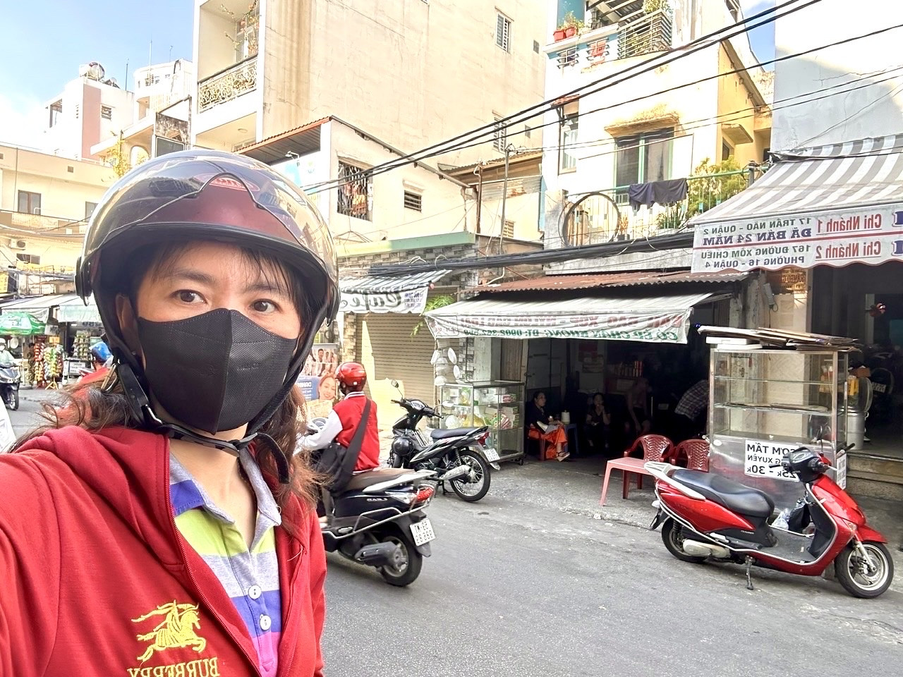 NHÀ ĐANG CHO THUÊ CÓ DÒNG TIỀN ỔN ĐỊNH - CÓ THỂ MUA ĐỂ  Ở OR KINH DOANH ĐIỀU ĐẸP- XE HƠI ĐẬU CỬA- THÔNG RA NGUYỄN TÂT THÀNH QUA TÔN ĐẢN VÀ ĐONÀ VĂN BƠ.