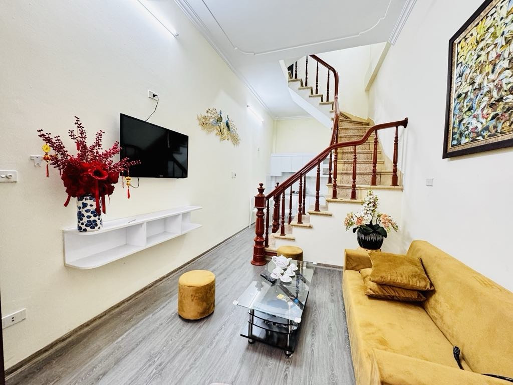 NHÀ ĐẸP BỒ ĐỀ - 6 TẦNG THANG MÁY KÍNH - BÃI GỬI Ô TÔ GẦN NHÀ - KHU VỰC ĐANG PHÁT TRIỂN MẠNH 
DT 67m2 x chỉ hơn 8Ty
