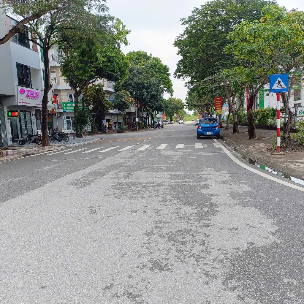 NHÀ ĐẸP GIANG BIÊN - QUẬN LONG BIÊN - Thành Phố Hà Nội
