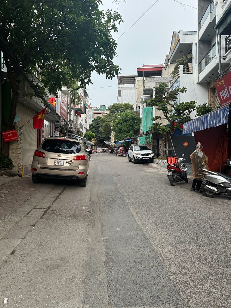 NHÀ ĐẸP 8 TẦNG THANG MÁY - Vị Trí Đắc Địa Trung Tâm Quận Long Biên, Thành Phố Hà Nội
