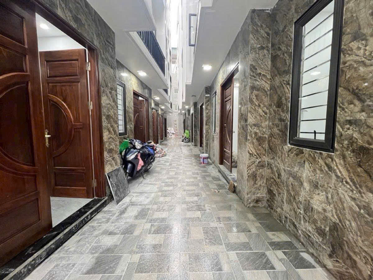 NHÀ MỚI NGỌC THỤY 30M2 - Ô TÔ LÙI CỔNG 3.5m - NỘI THẤT CƠ BẢN - GIÁ TỐT 6.98 TỶ