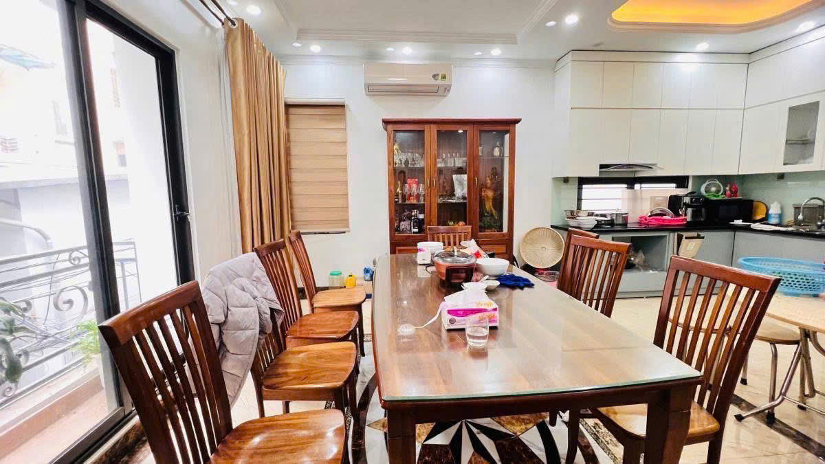 Bán nhà đẹp Ngọc Thuỵ- Lô góc- oto tránh- kinh doanh-thang máy -60m- mặt tiền rộng-nhỉnh 13 tỷ (thương lượng