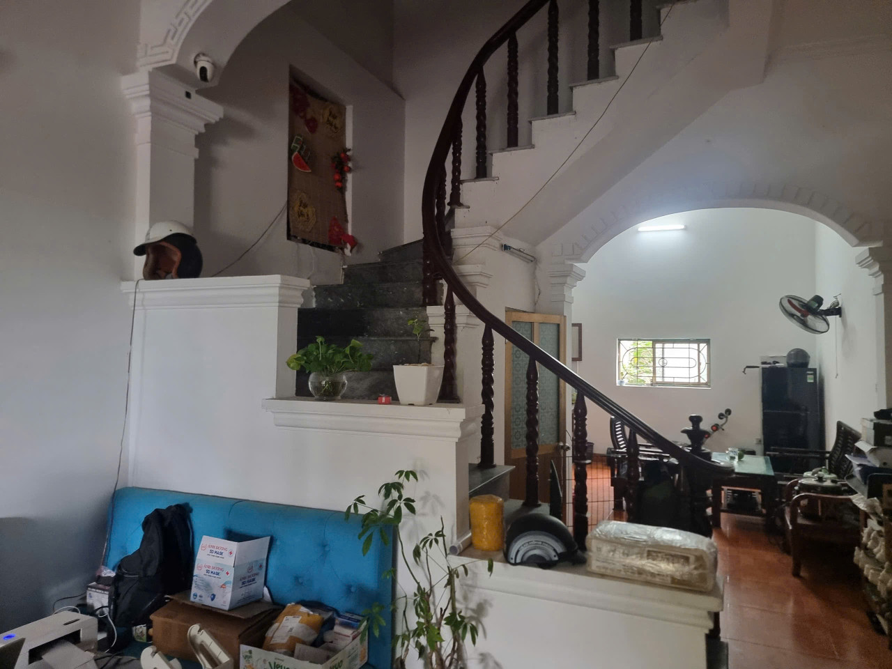 Cần Bán Nhanh Nhà Thạch Bàn Long Biên mặt tiền to như mặt phố, ô tô đỗ cửa, bạt ngàn tiện ích.