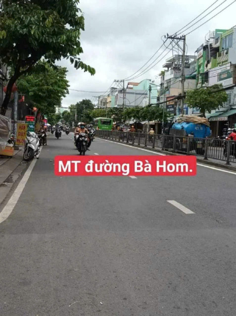 BÁN NHÀ MT HẺM NHỰA BÀ HOM RỘNG 8M THÔNG ! ,