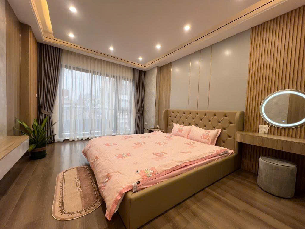 Hiếm có khó tìm! 
Bán nhà Cù Chính Lan, 32m2, 6.7 tỷ, phân lô quân đội, vị trí đắc địa, an ninh yên tĩnh