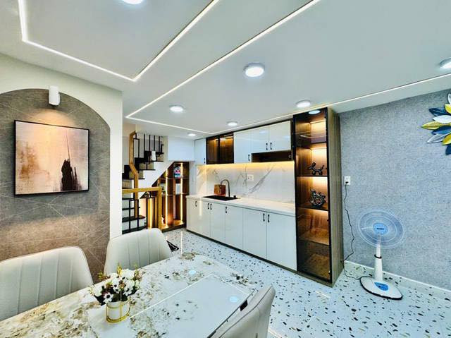 Nhà đẹp 4T, P1,Bình Thạnh, ngay chợ bà Chiểu, vào ở ngay, nhỉnh 6 tỷ