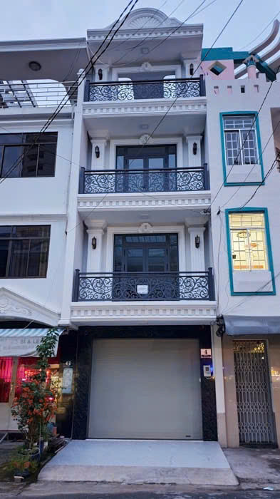KHU VIP TÊN LỬA - GIÁP QUẬN 6 - MẶT TIỀN ĐƯỜNG KHU PHÂN LÔ - VỊ TRÍ CỰC ĐẸP - KINH DOANH ĐA NGÀNH
