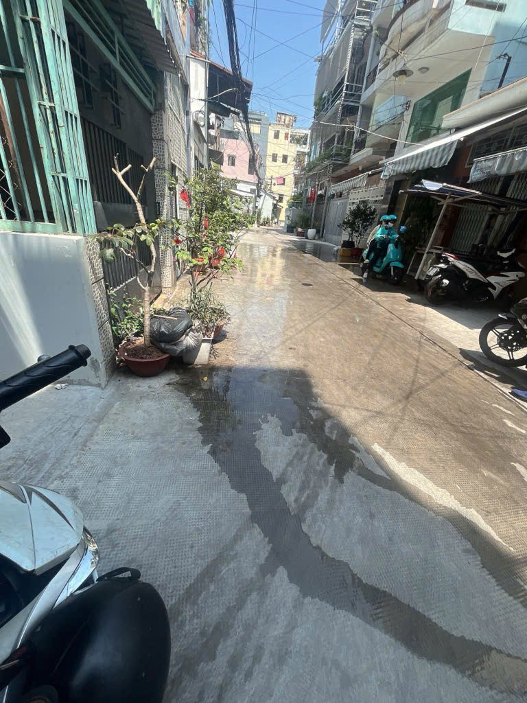 Bán nhà quận 10, đường Ba Tháng Hai, cấp  4, hẻm 3.5m, 62m2, 7.8 tỷ