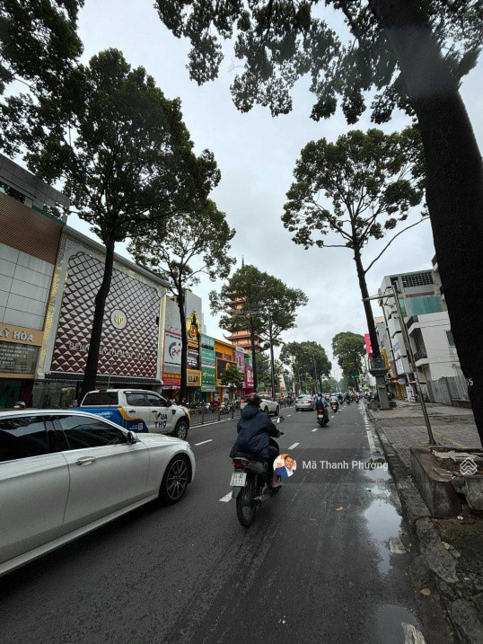 Cần bán nhà mặt tiền đường 3/2, P.14, Q.10, 8x21m, 66.6 tỷ