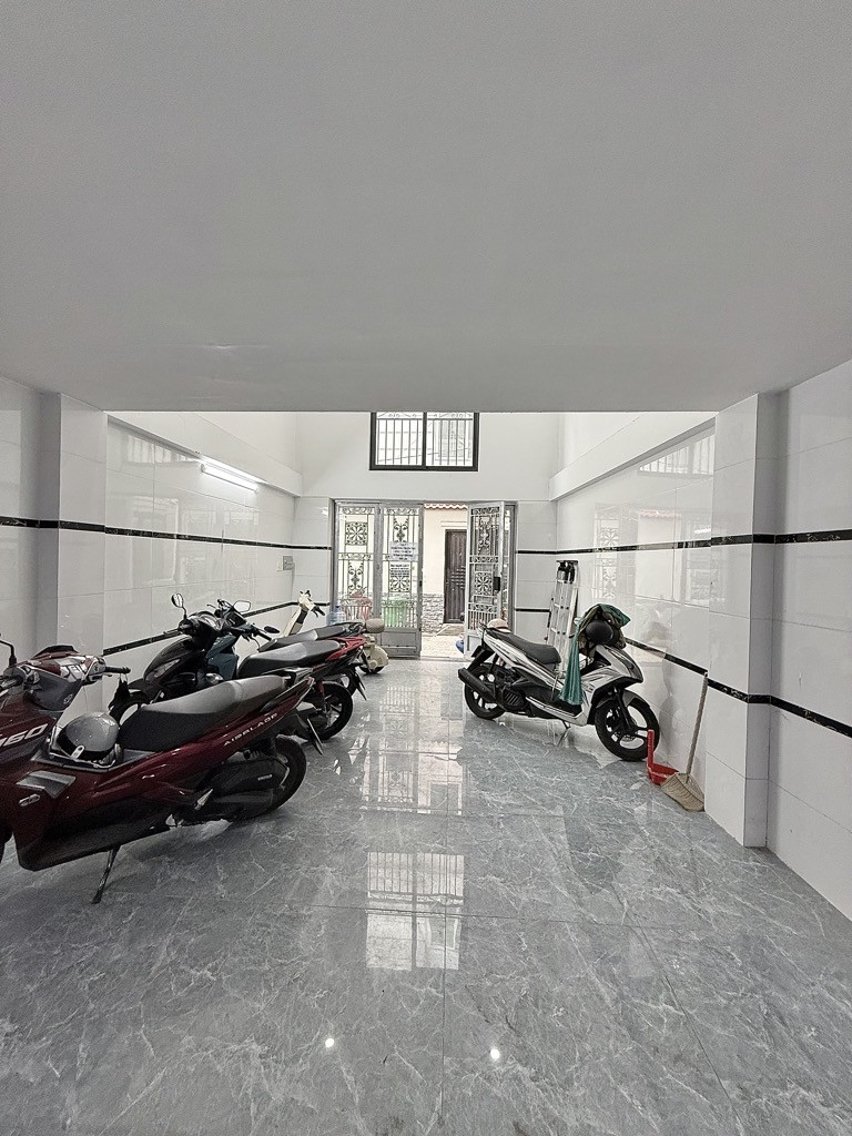 Bán CHDV 5Tầng DòngTiền 650Tr/Năm, Ngay ĐH CôngNghiệp, GòVấp,Chỉ12Tỷ59
