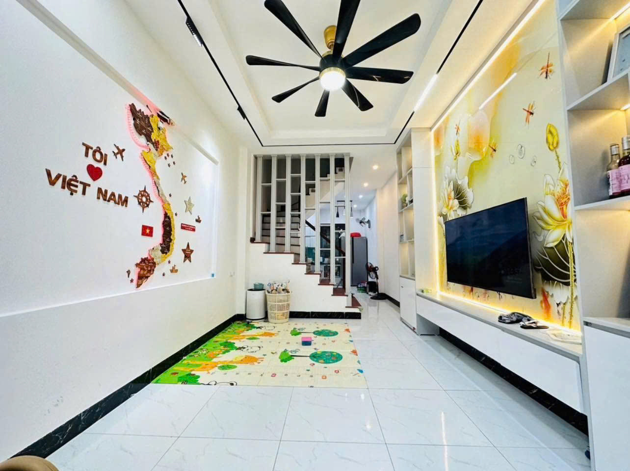 Cho thuê nhà nguyên căn ngõ 168 Kim Giang, Thanh Xuân 5 tầng x 38m2, 5 ngủ, 15 triệu