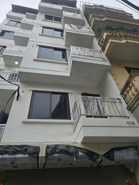 Bán gấp nhà riêng 7 tầng tại đường Kim Giang, Thanh Xuân, ngõ thông, ô tô vào nhà, giá rẻ