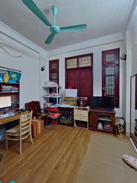 BÁN NHÀ KIM GIANG - GẦN PHỐ - Diện tích 38m2 4 tầng mặt tiền 3.7m Giá 7.9 tỷ