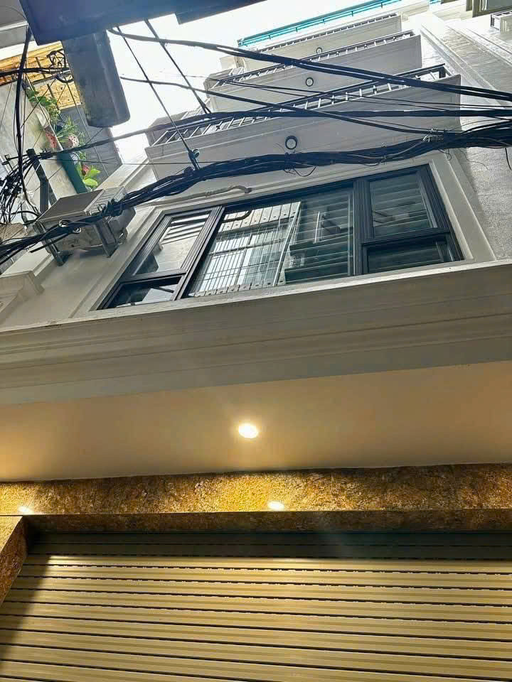 Cho thuê nhà ngõ 142 Kim Giang 6 tầng x 46m2, 4 ngủ, 18.5 Triệu VP cty. KD on, ở gia đình