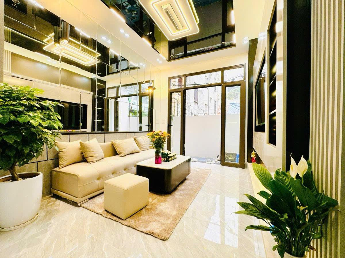 BÁN NHÀ KIM GIANG, HOÀNG MAI - 32/35M², 4 TẦNG, 6.38 TỶ - Ô TÔ ĐỖ GẦN, NHÀ ĐẸP FULL NỘI THẤT