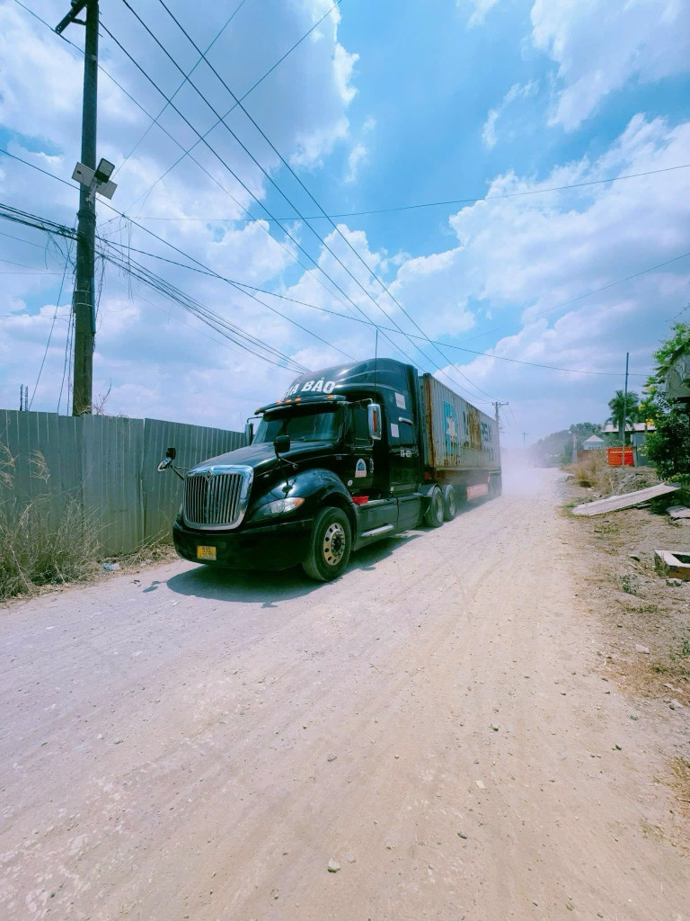 Bán xưởng 1000m2 gần trường CĐ nghề Hoà Bình trạm thu phí Thiện Tân Hố Nai 3 Trảng Bom.