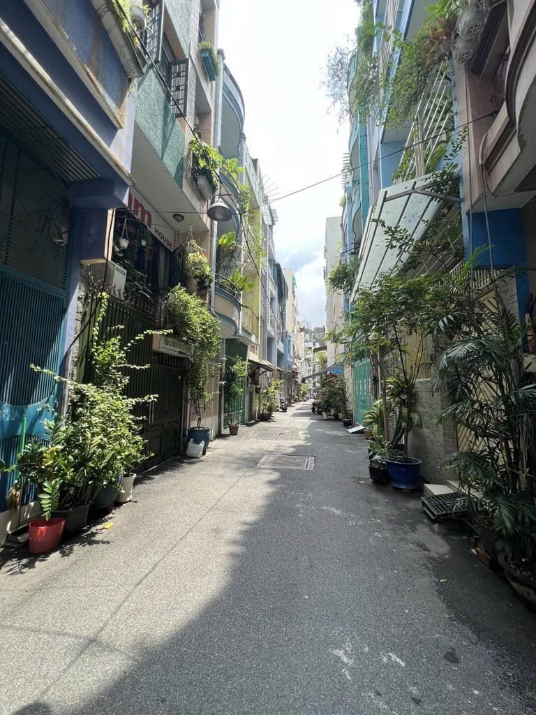BÁN NHÀ 3 TẦNG, 4 PHÒNG NGỦ, Q.3, TP.HCM - GIÁ 9.9 TỶ - VỊ TRÍ VÀNG, SỔ ĐỎ CHÍNH CHỦ