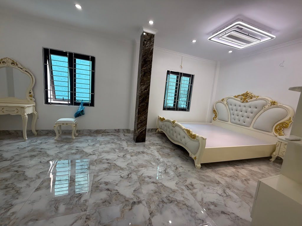 NHÀ 5 TẦNG, 62M², PHỐ MINH KHAI, HÀ NỘI - CHỈ 8 TỶ - VỊ TRÍ VÀNG