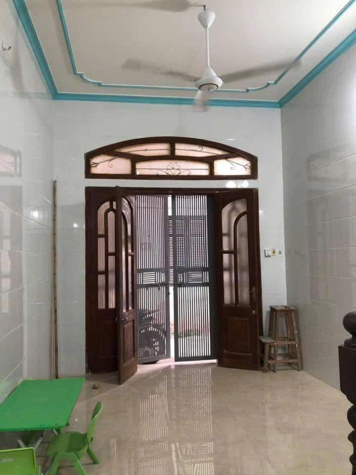 Cho thuê nhà 52 Phố Nguyễn Trãi 4 tầng x 25m2, 9 triệu VP cty, KD onl, ở gđ, nhóm 4 em